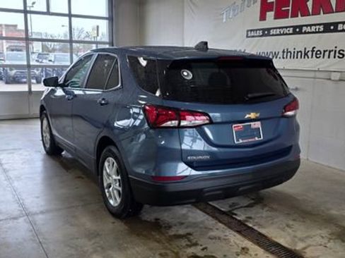 Used 2024 Chevrolet Equinox LS w/ LS Convenience Package image 3