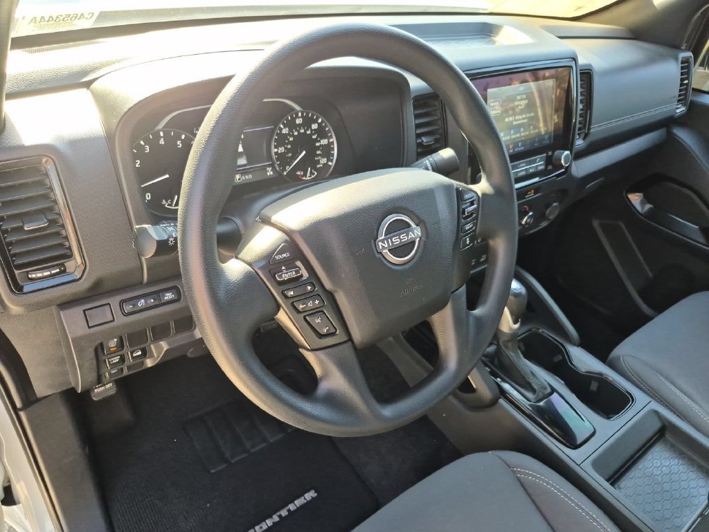 Used 2023 Nissan Frontier SV w/ Midnight Edition Package AWD/4WD image 2