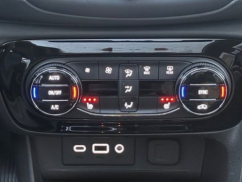 Certified 2023 Buick Encore GX Essence w/ Experience Buick Package image 20