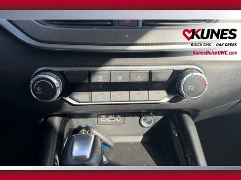 Used 2025 Nissan Altima 2.5 SR image 18