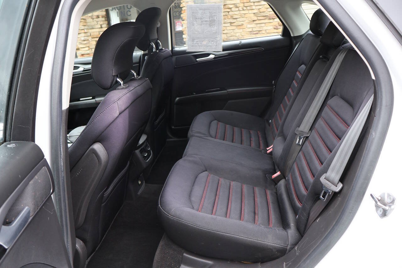 Used 2013 Ford Fusion SE FWD image 16