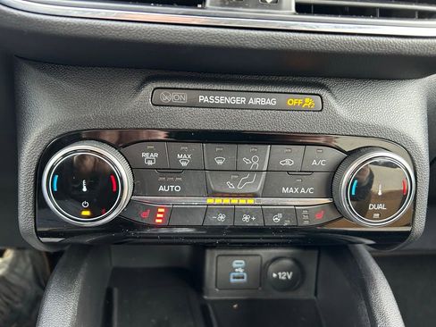 Certified 2022 Ford Escape Titanium w/ Titanium Elite Package image 31