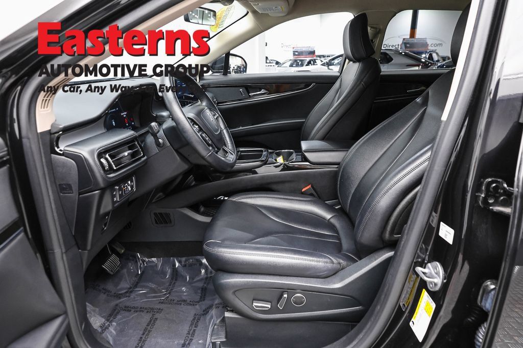 Used 2022 Lincoln Nautilus FWD image 13