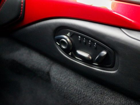 Used 2021 Aston Martin V8 Vantage Coupe RWD image 28