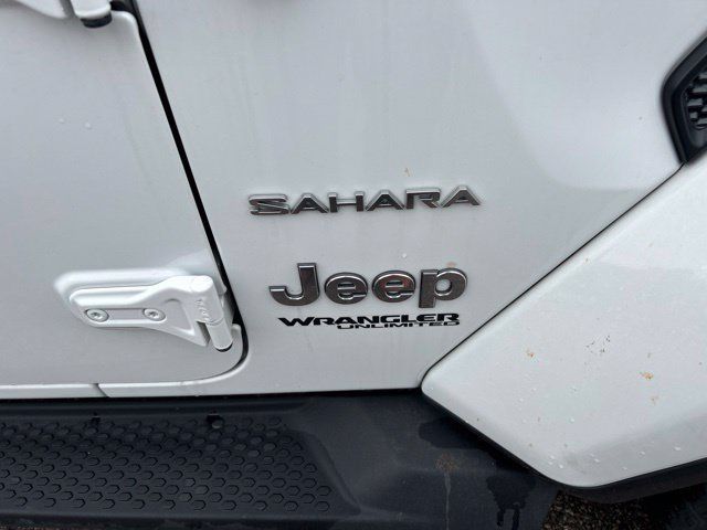 Used 2022 Jeep Wrangler Unlimited Sahara w/ Cold Weather Group AWD/4WD image 8