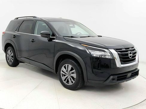 Used 2025 Nissan Pathfinder SV AWD/4WD image 7