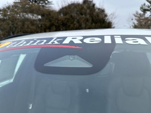 Used 2025 Volvo XC60 B5 Plus image 33