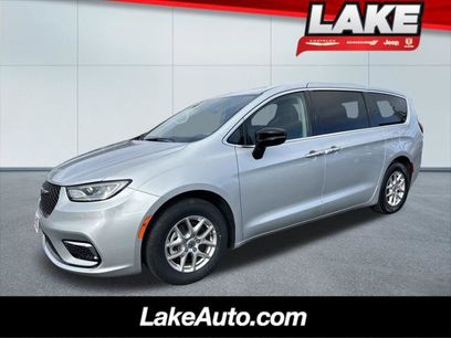 Certified 2024 Chrysler Pacifica Touring-L