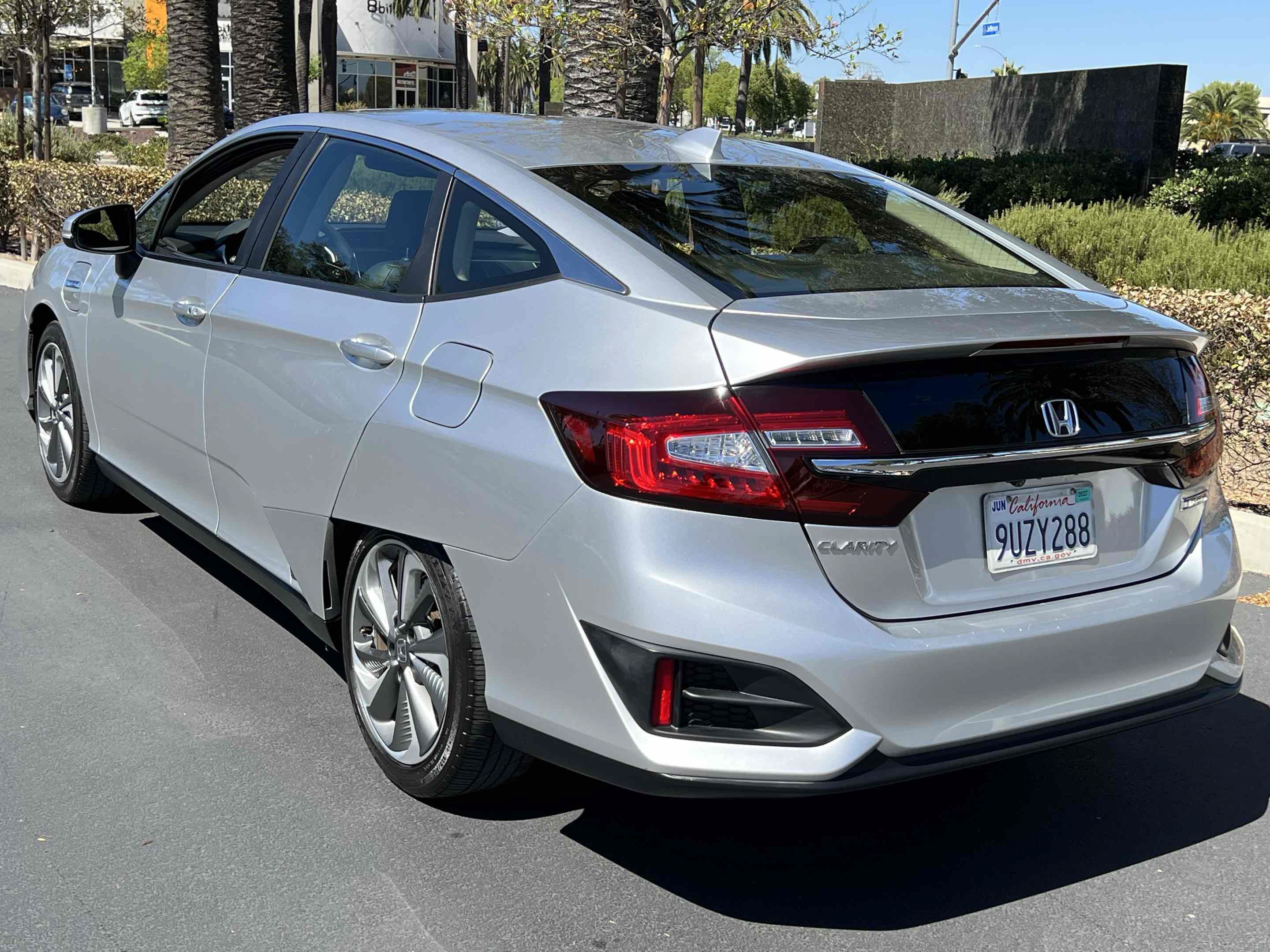 Used 2020 Honda Clarity Plug-In Hybrid image 2