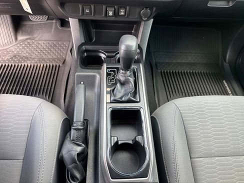 Used 2019 Toyota Tacoma SR5 image 31