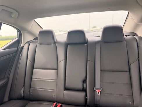 Certified 2025 Nissan Sentra SR w/ SR Premium Package FWD image 10