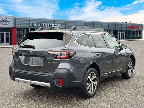 Used 2021 Subaru Outback Limited image 8