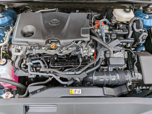 Used 2025 Toyota Camry SE FWD image 32
