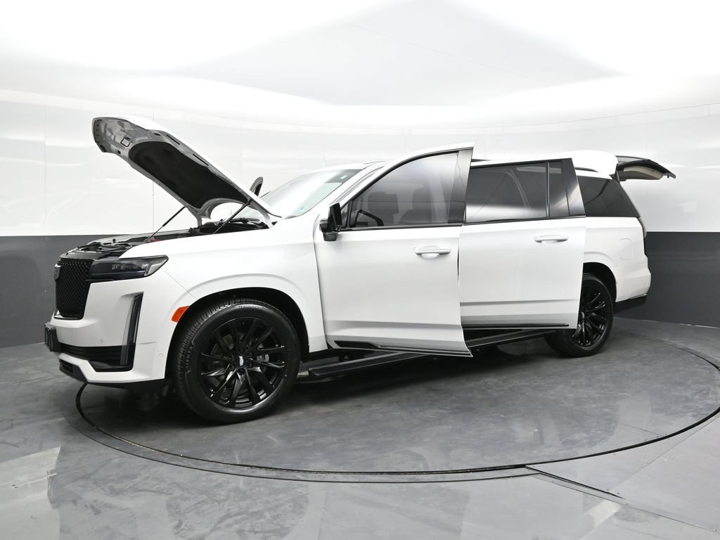 Certified 2024 Cadillac Escalade ESV Sport Platinum w/ LPO, ONYX Package AWD/4WD image 40