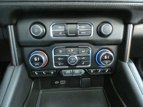 Certified 2024 Chevrolet Suburban High Country w/ Advanced Technology Package AWD/4WD image 25