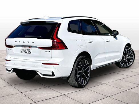 Used 2026 Volvo XC60 B5 Ultra w/ Climate Package image 16