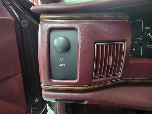Used 1996 Buick Roadmaster Sedan RWD image 44
