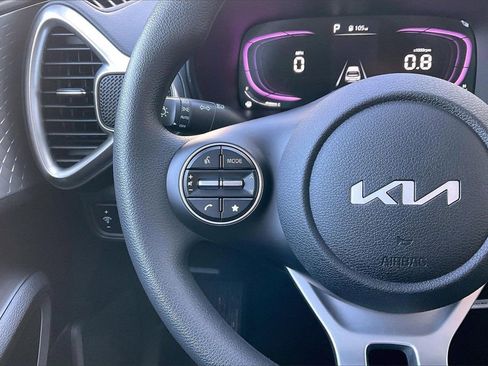 Used 2025 Kia Soul LX w/ LX Technology Package image 17