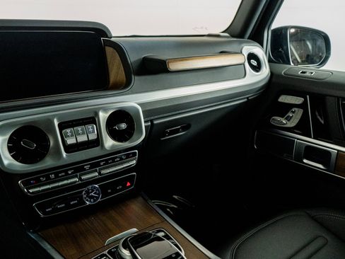 Used 2024 Mercedes-Benz G 550 G 550 image 37