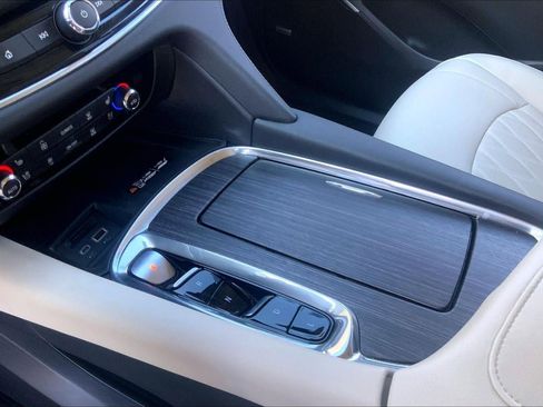 Used 2023 Buick Enclave Avenir image 17