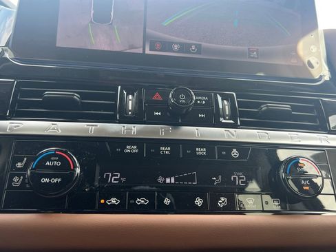 New 2026 Nissan Pathfinder Platinum image 4