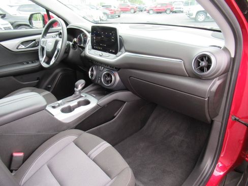 Certified 2024 Chevrolet Blazer LT w/ Convenience Package FWD image 11
