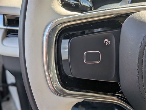 Used 2025 Lincoln Navigator Reserve image 18