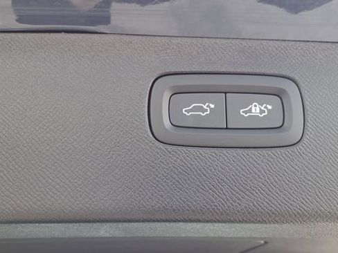 New 2026 Volvo XC90 B6 Ultra w/ Protection Package image 10