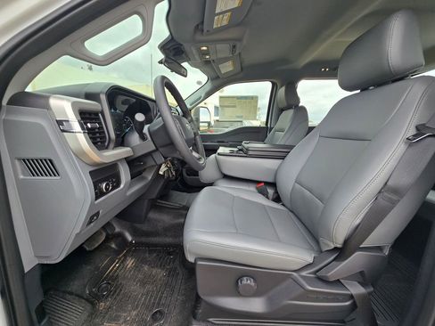 New 2026 Ford F350 XL w/ XL Off-Road Package AWD/4WD image 13
