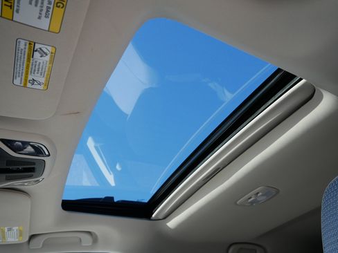 Certified 2025 Subaru Outback Premium image 33