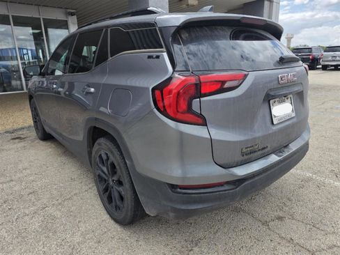 Used 2020 GMC Terrain SLE w/ Elevation Edition FWD image 3