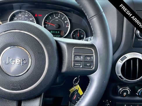 Used 2014 Jeep Wrangler Unlimited Sahara AWD/4WD image 12