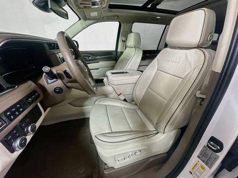 Used 2023 GMC Yukon XL Denali AWD/4WD image 28
