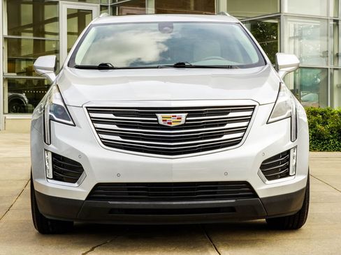 Used 2018 Cadillac XT5 Luxury w/ Driver Awareness Package FWD image 7