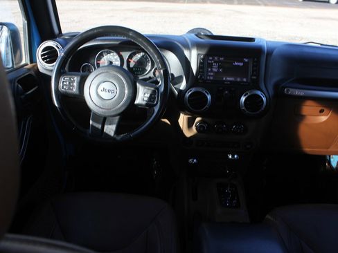 Used 2018 Jeep Wrangler Rubicon w/ Cold Weather Group image 10