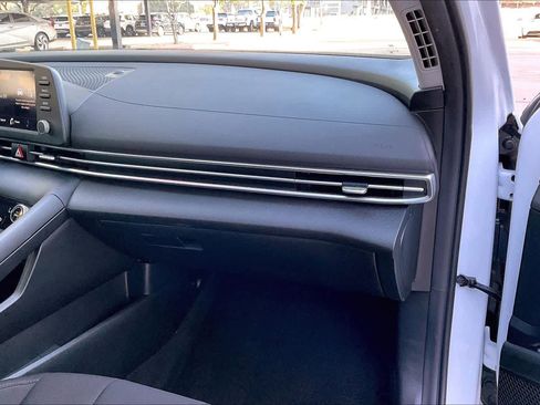 Used 2023 Hyundai Elantra Blue image 17