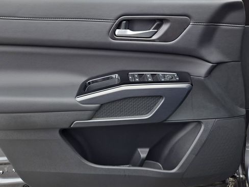 New 2026 Nissan Pathfinder SL w/ Cargo Package FWD image 17