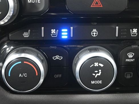 Used 2024 RAM 1500 Laramie image 21