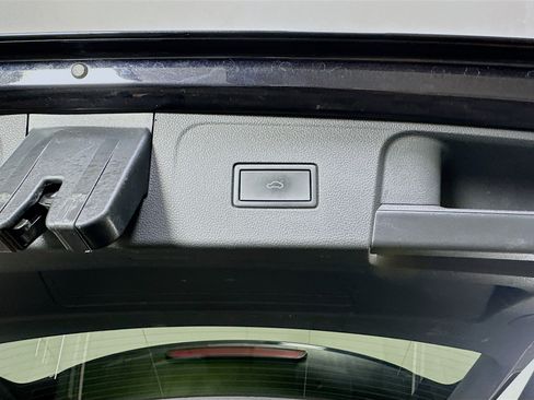 Used 2024 Volkswagen Atlas SE image 31