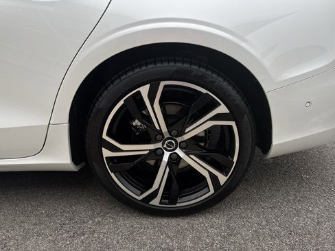 Used 2024 Volvo S60 B5 Plus w/ Climate Package image 34