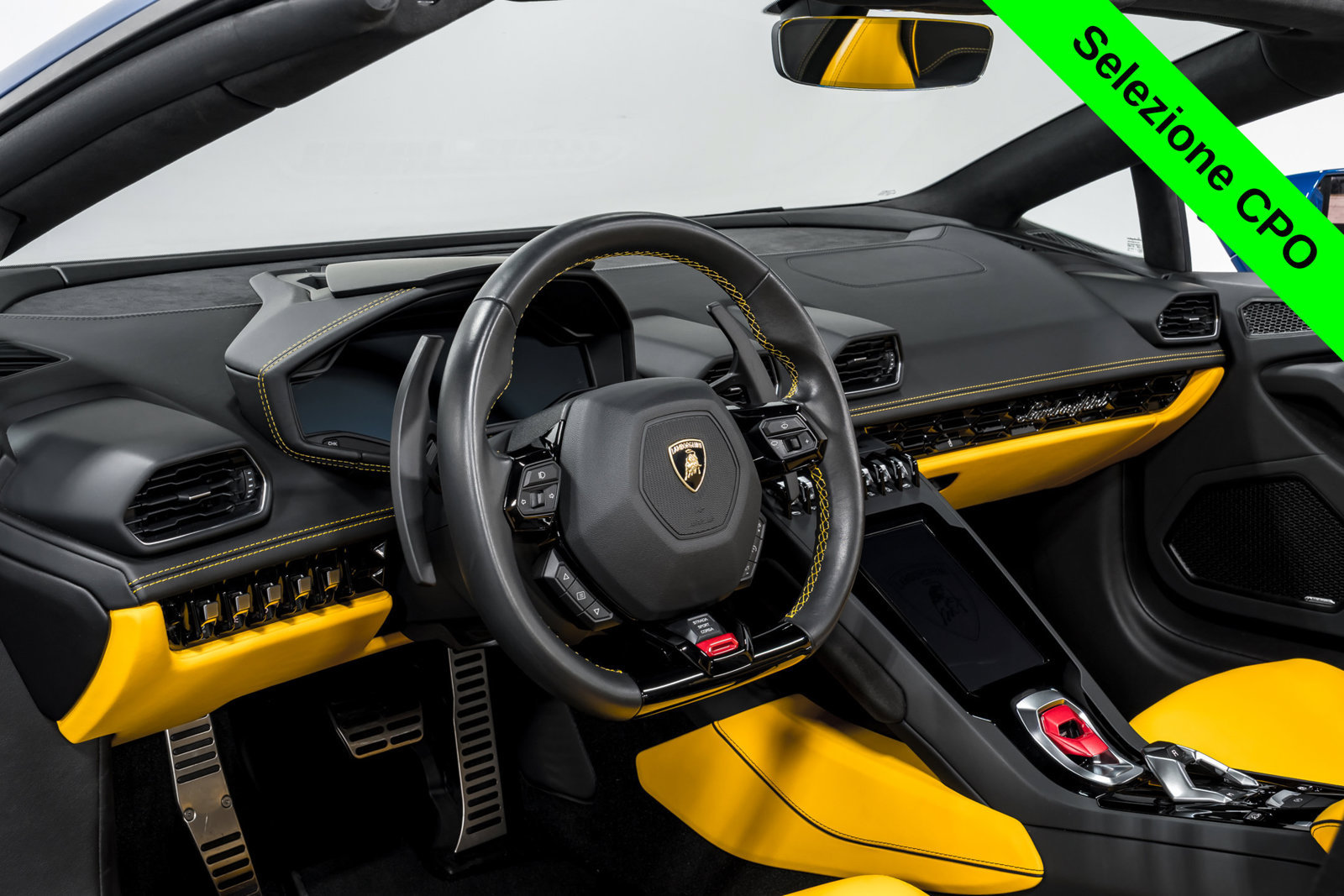 Used 2023 Lamborghini Huracan EVO AWD/4WD image 12