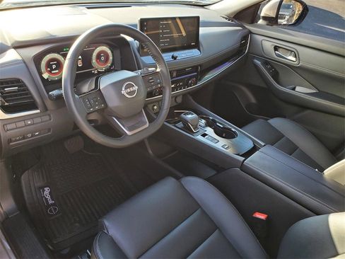 Certified 2025 Nissan Rogue SL image 12