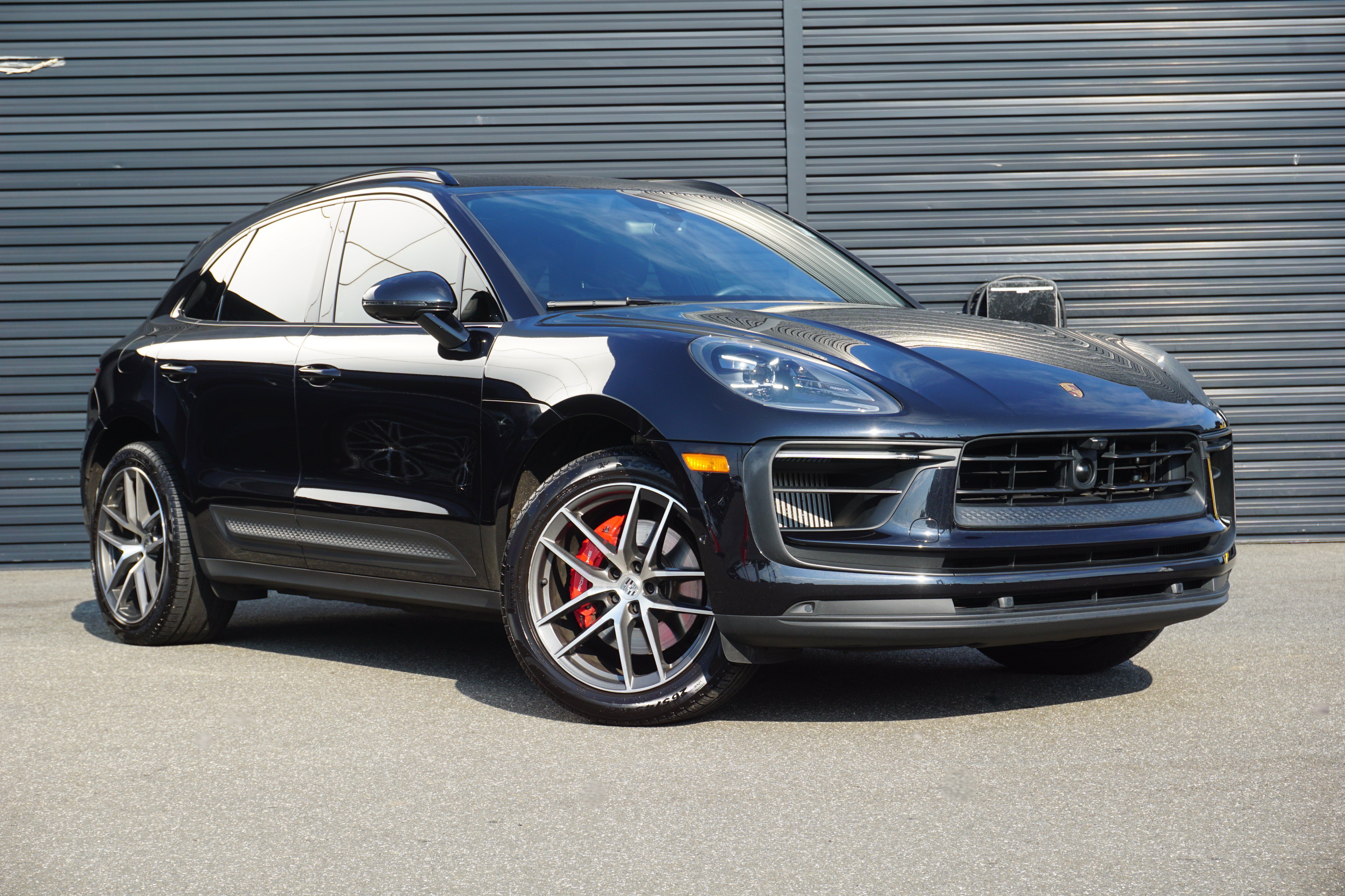 Certified 2022 Porsche Macan S AWD/4WD image 11