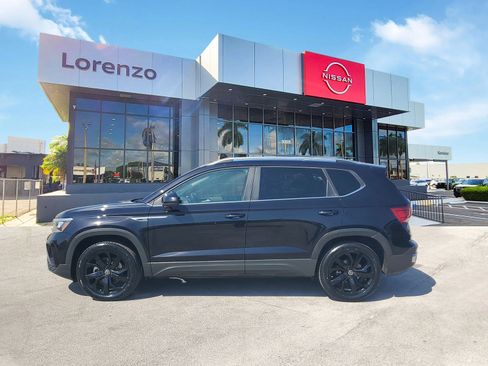 Used 2022 Volkswagen Taos SE w/ IQ.Drive SE Package AWD/4WD image 8