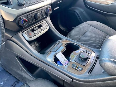 Used 2023 GMC Acadia SLE w/ Driver Convenience Package image 20