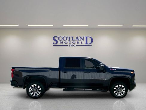 Used 2024 Chevrolet Silverado 2500 Custom w/ Custom Value Package AWD/4WD image 5