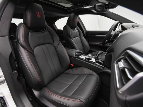 New 2024 Maserati Ghibli Modena image 16