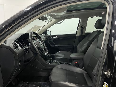 Used 2018 Volkswagen Tiguan SEL image 13