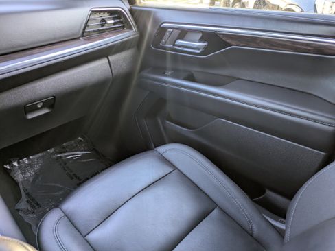 Used 2025 Chevrolet Tahoe Z71 image 13