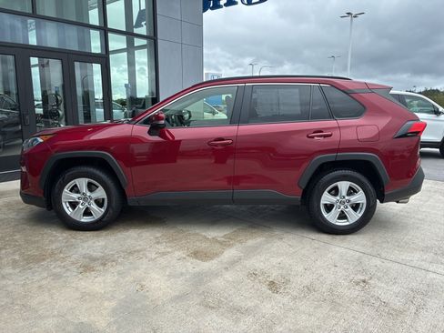 Used 2019 Toyota RAV4 XLE AWD/4WD image 8